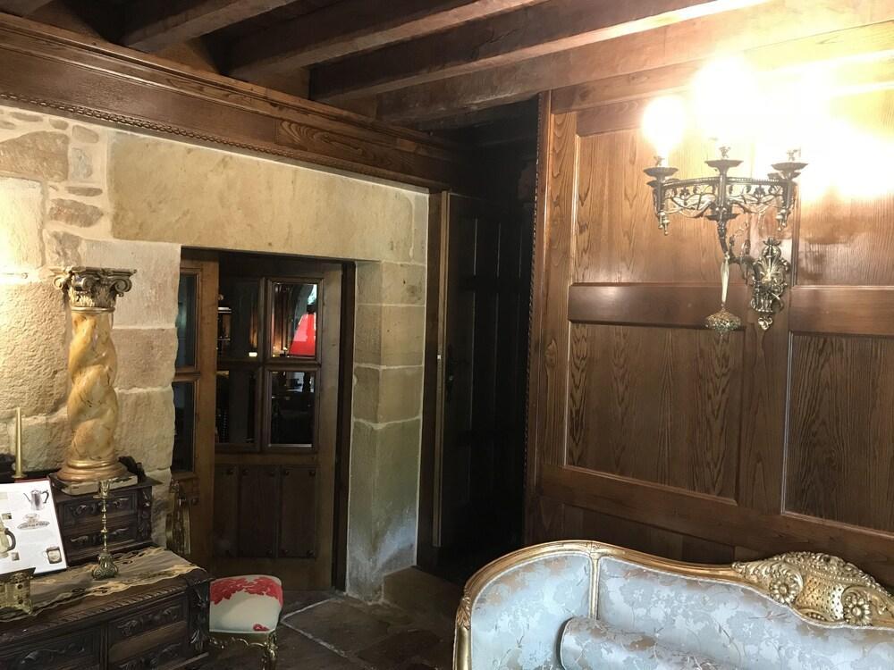 Palacio De Trasvilla Escobedo Екстер'єр фото