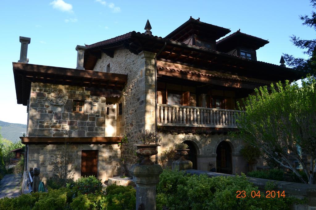 Palacio De Trasvilla Escobedo Екстер'єр фото